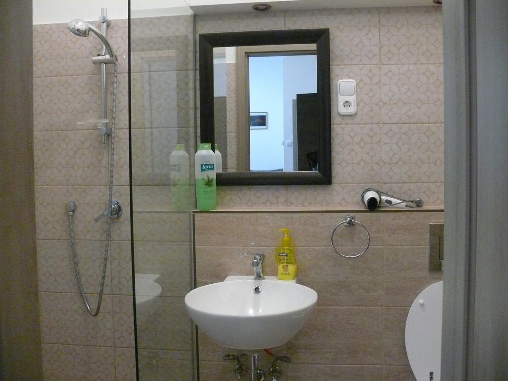 Vaci Street Downtown Apartments Budapest Luaran gambar
